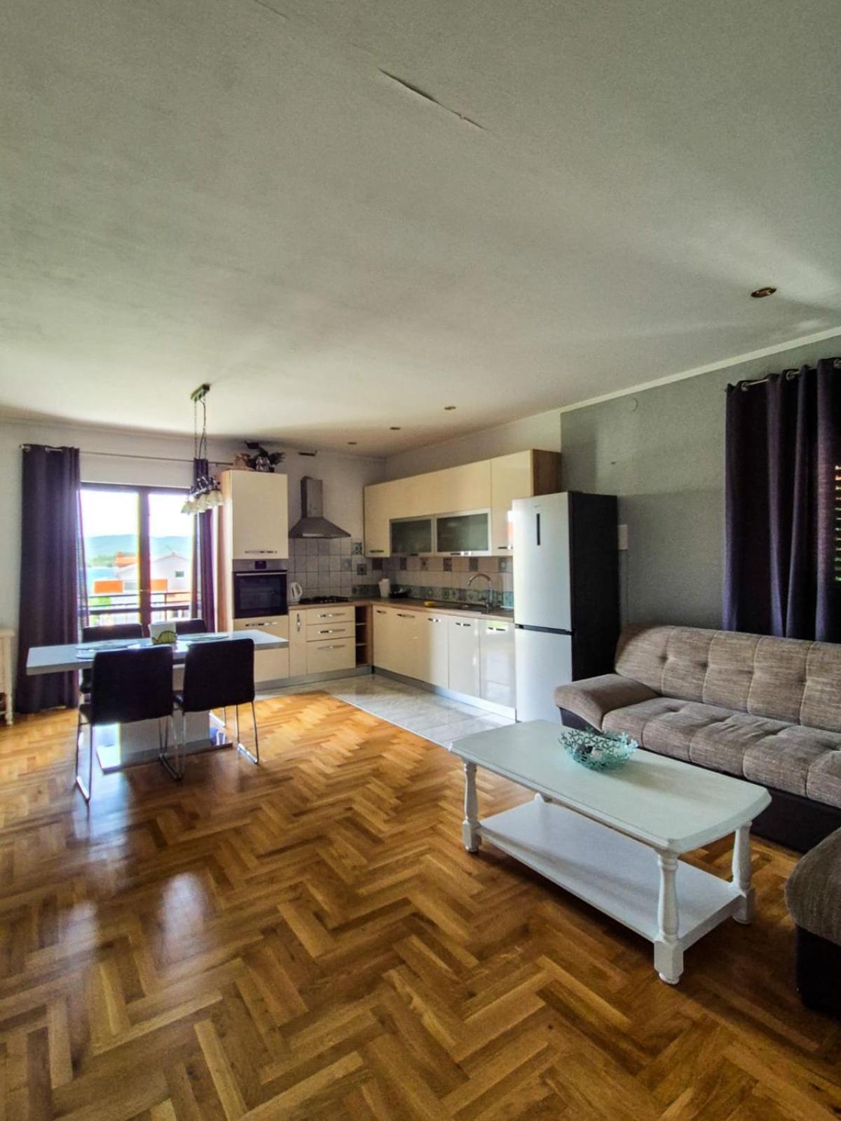 Apartments And Pansion M&R Турань Экстерьер фото